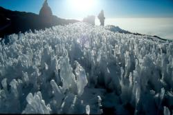 Morgensonne am Gipfelgletscher des Kilimanjaro