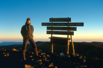 Der Gipfel des Kilimanjaro "Uhuru Peak" - 5895m
